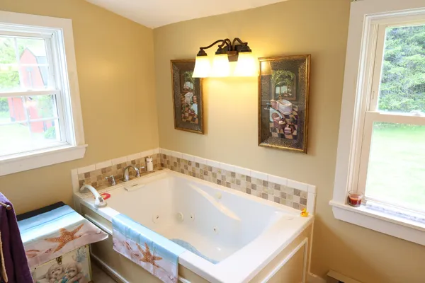 $499,999 | 856 Weeks Mills Road, New Sharon, ME 04955