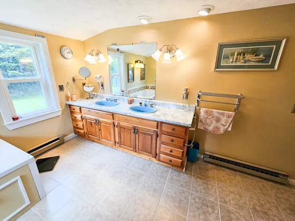 $499,999 | 856 Weeks Mills Road, New Sharon, ME 04955