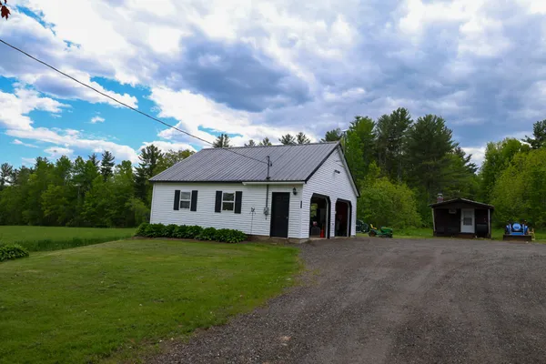 $499,999 | 856 Weeks Mills Road, New Sharon, ME 04955