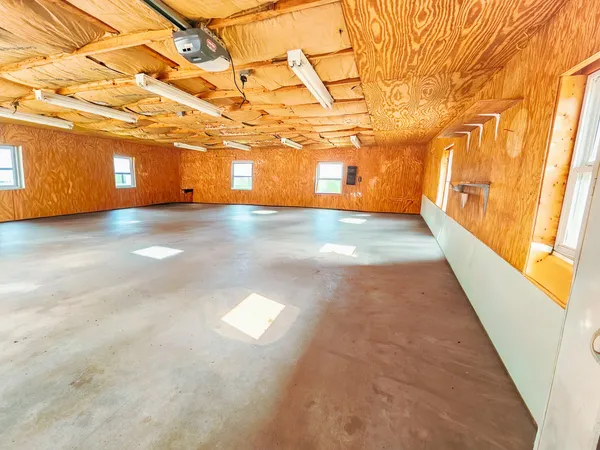 $499,999 | 856 Weeks Mills Road, New Sharon, ME 04955
