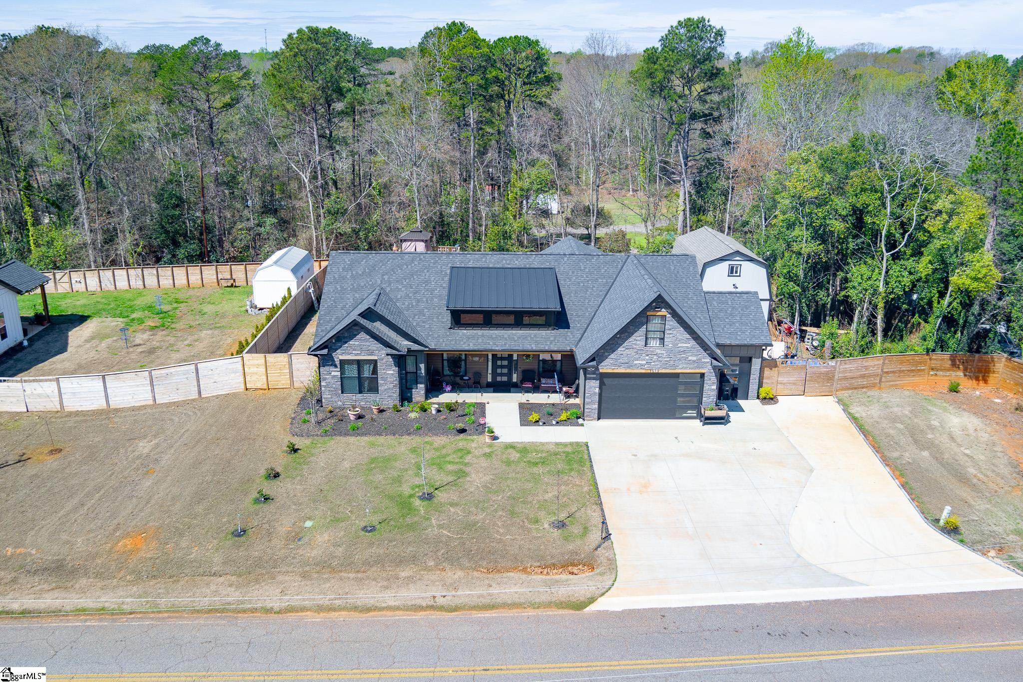 1512 Asbury Park Road Anderson, SC 29625 - Photo 2 of 36