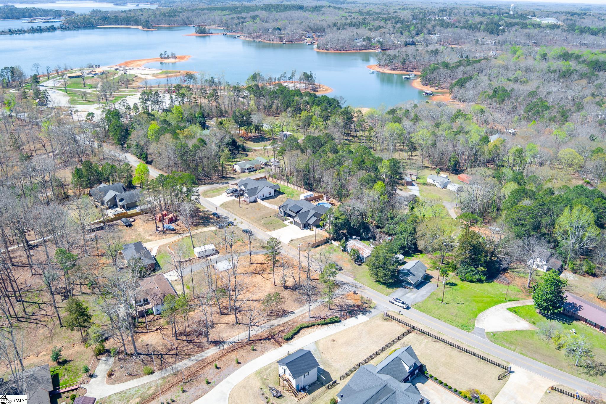 1512 Asbury Park Road Anderson, SC 29625 - Photo 5 of 36