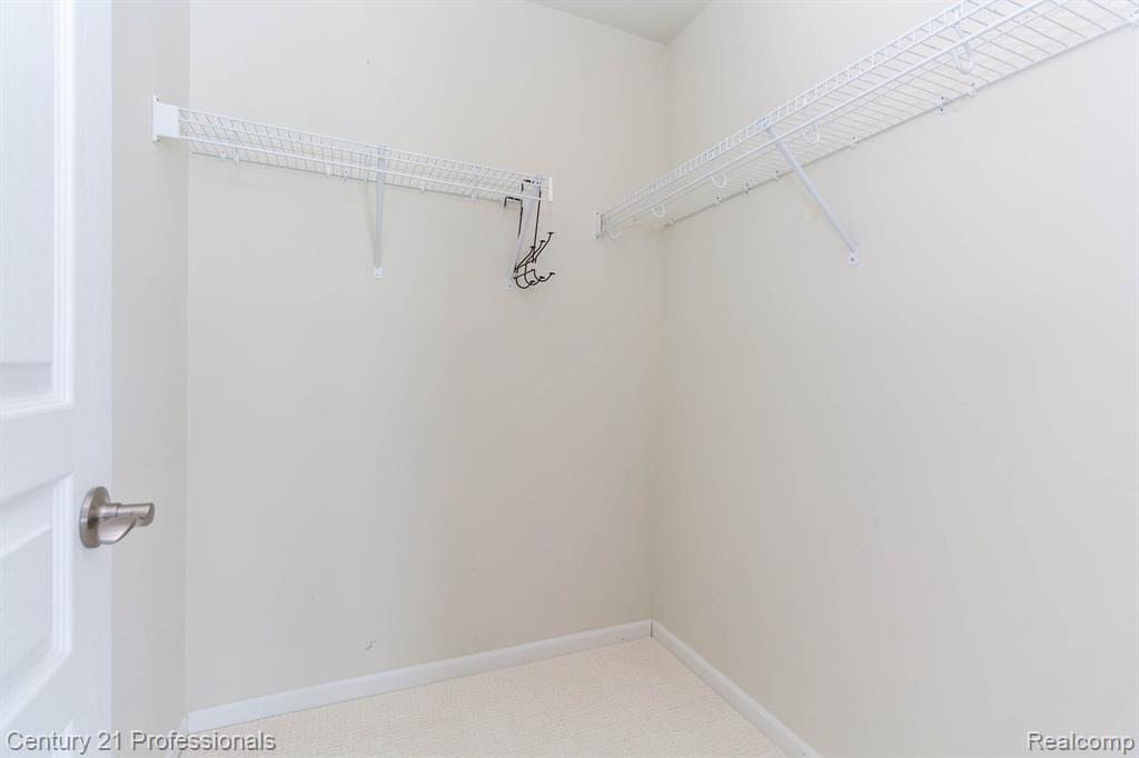 951 Barclay Circle, Unit 48 Rochester Hills, MI 48307 - Photo 17 of 31