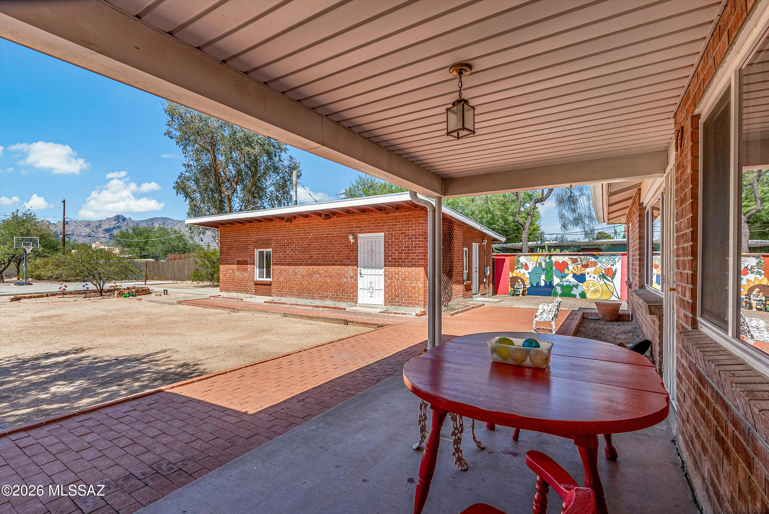2107 East Lind Road Tucson, AZ 85719 - Photo 36 of 43 a outdoor view with sitting space