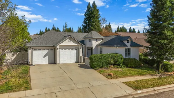 $460,000 | 938 Leisha Lane, Redding, CA 96001