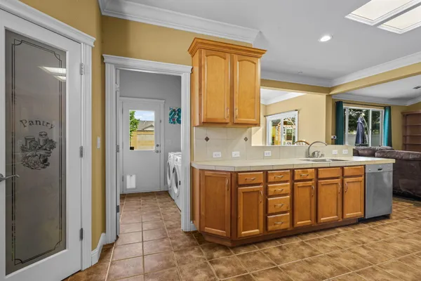 $460,000 | 938 Leisha Lane, Redding, CA 96001