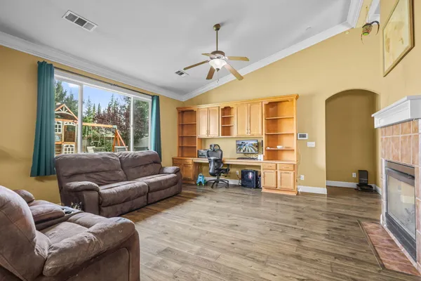 $460,000 | 938 Leisha Lane, Redding, CA 96001