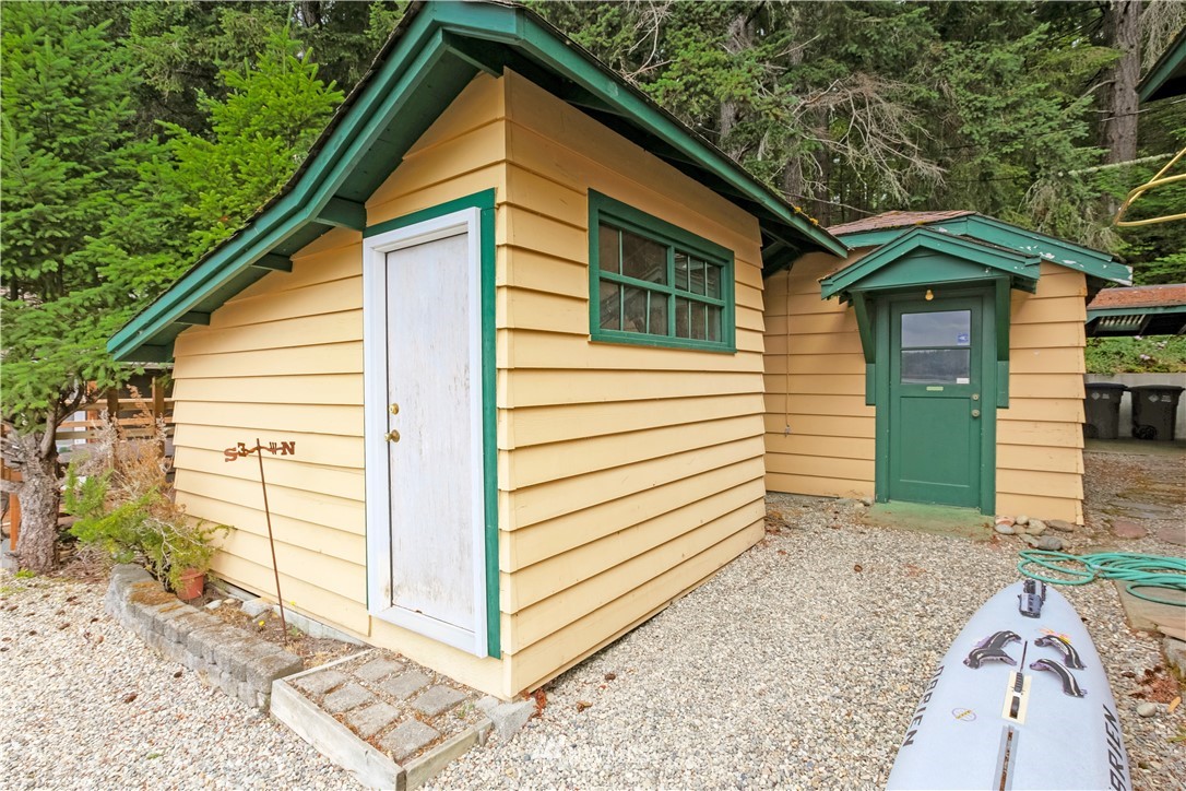 111 Northeast Landon Road Belfair, WA 98528 - Photo 4 of 23