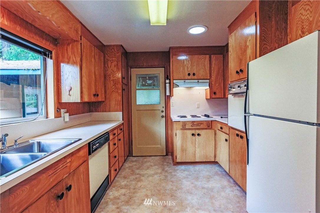 111 Northeast Landon Road Belfair, WA 98528 - Photo 10 of 23