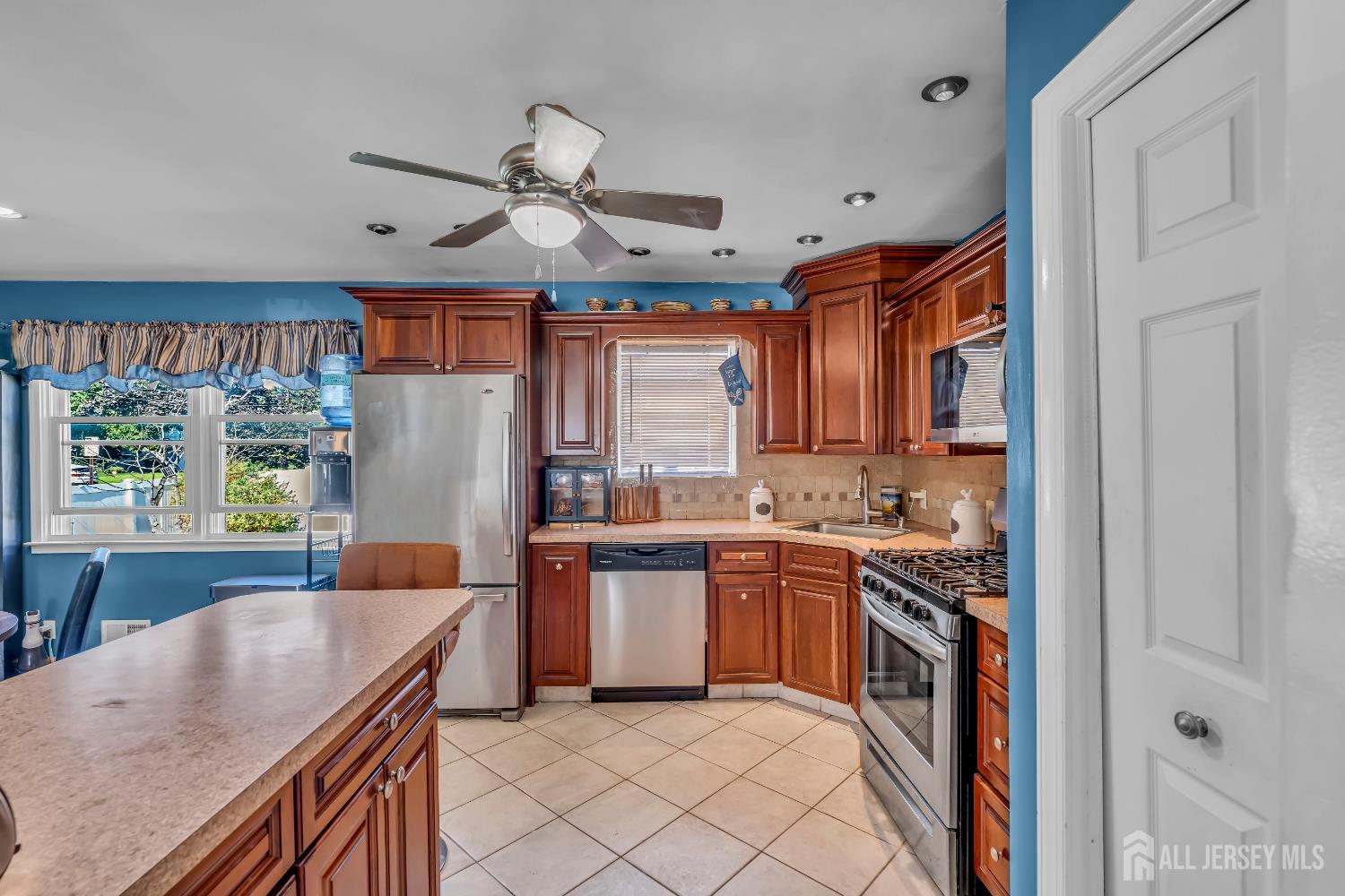 2316 Old Grove Road Linden, NJ 07036 - Photo 17 of 50 Gallery Image 17