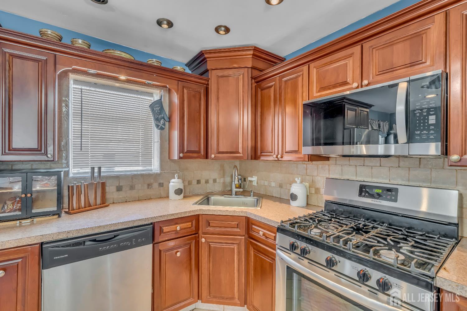 2316 Old Grove Road Linden, NJ 07036 - Photo 18 of 50 Gallery Image 18