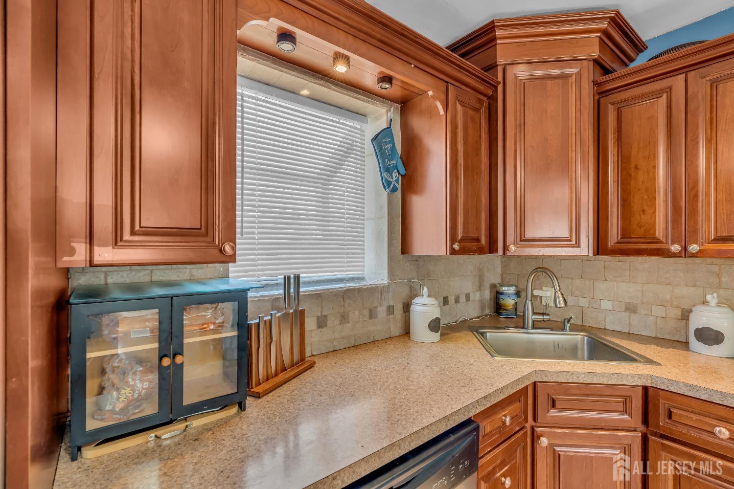 2316 Old Grove Road Linden, NJ 07036 - Photo 19 of 50 Gallery Image 19