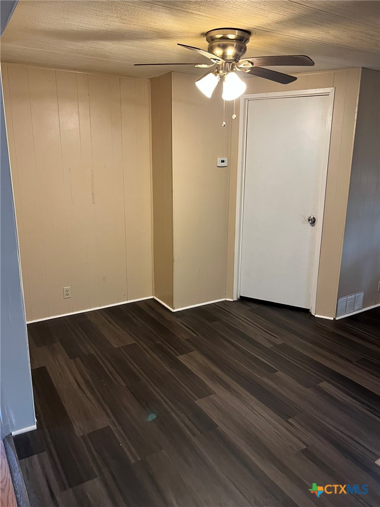 5576 Helm Lane Temple, TX 76502 - Photo 3 of 27