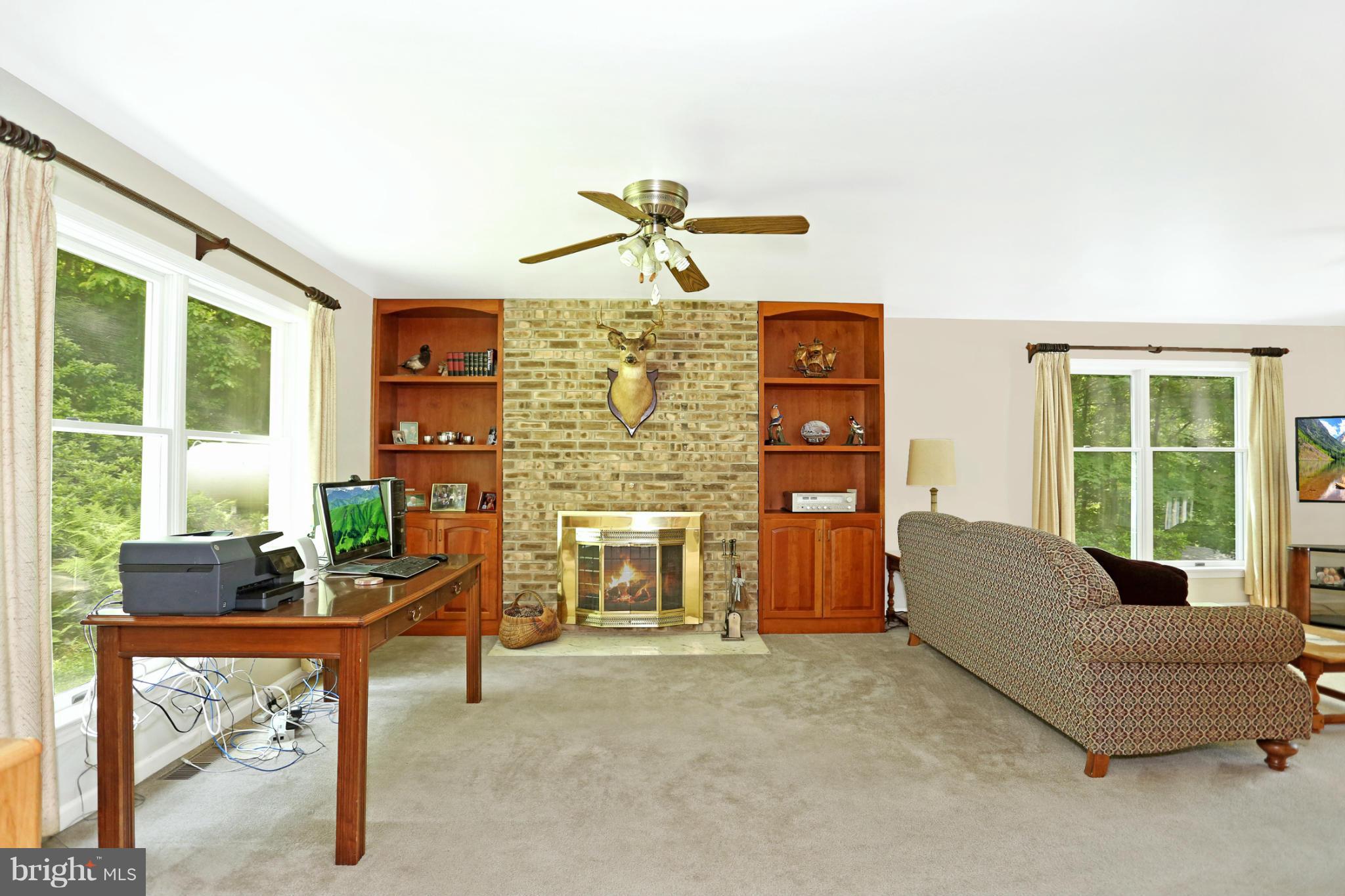 10275 Highland School Road Frederick, MD 21702 - Photo 8 of 30 Family Room