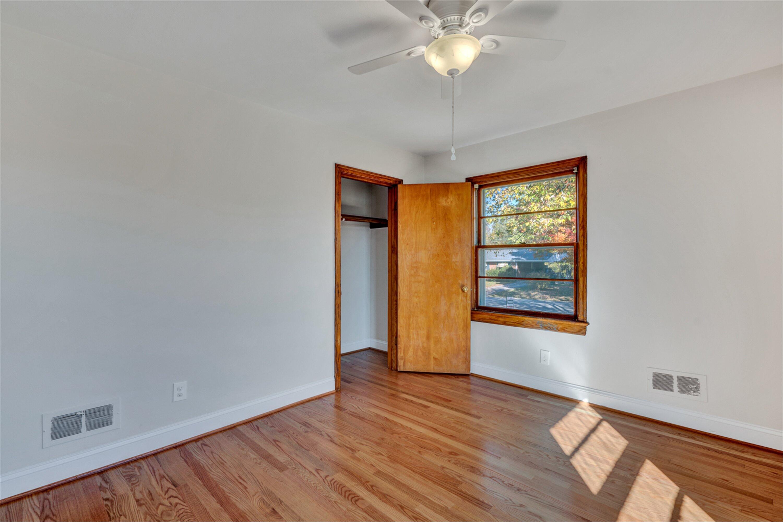 5736 Darby Road Roanoke, VA 24012 - Photo 16 of 31 16-DSC6480