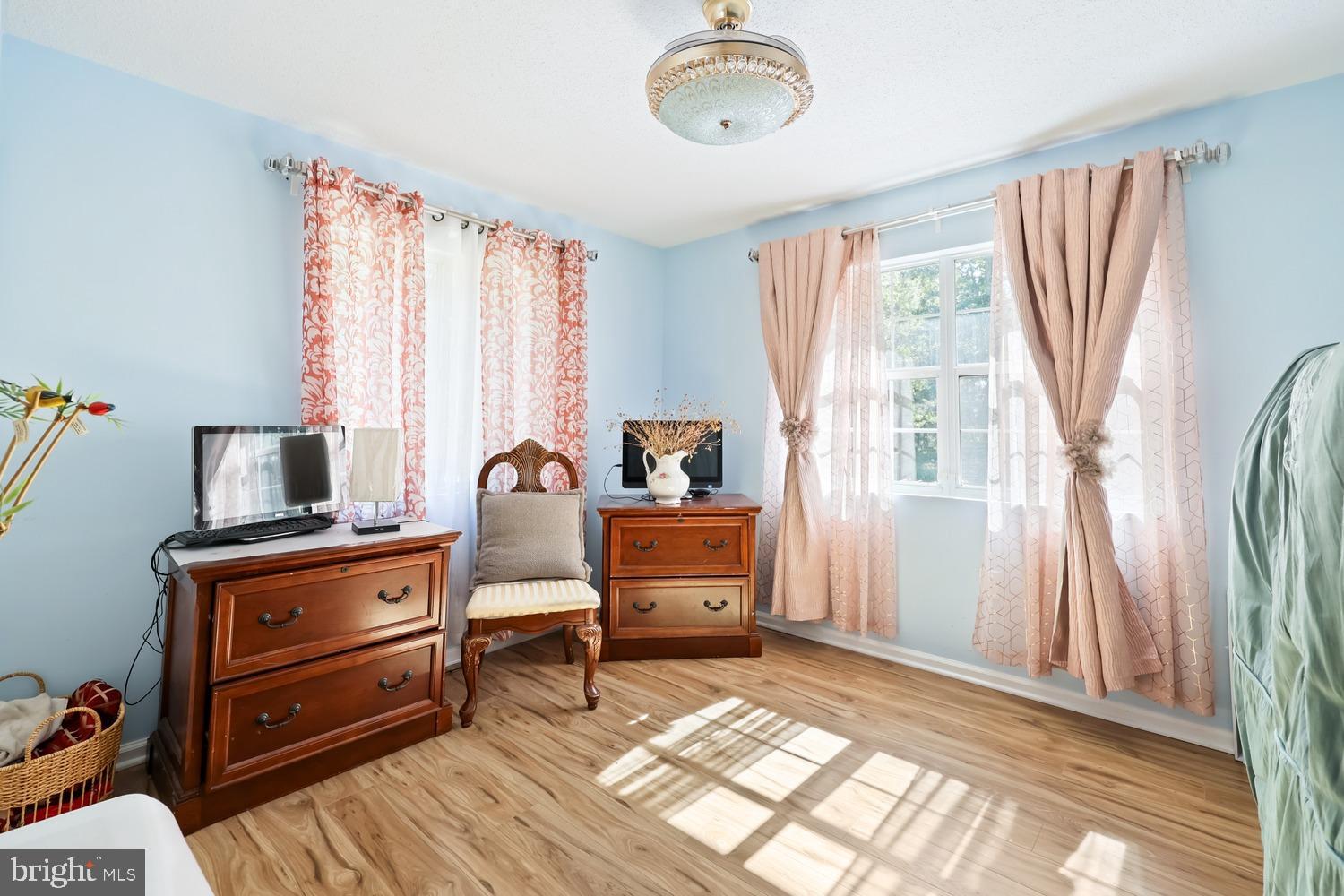 9463 Rogues Road Midland, VA 22728 - Photo 23 of 35 a living room with furniture and a window