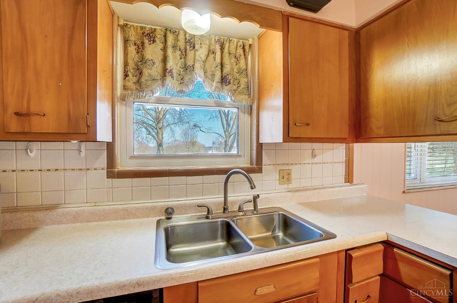 7914 Cheviot Road Cincinnati, OH 45239 - Photo 16 of 52
