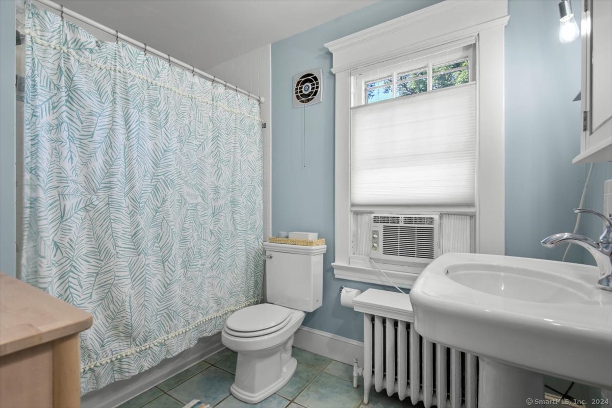 37 Harmon Street Hamden, CT 06517 - Photo 25 of 36