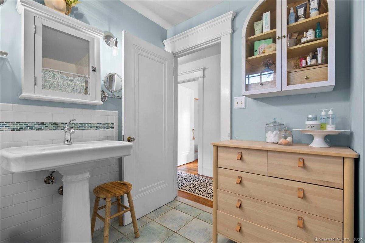 37 Harmon Street Hamden, CT 06517 - Photo 26 of 36