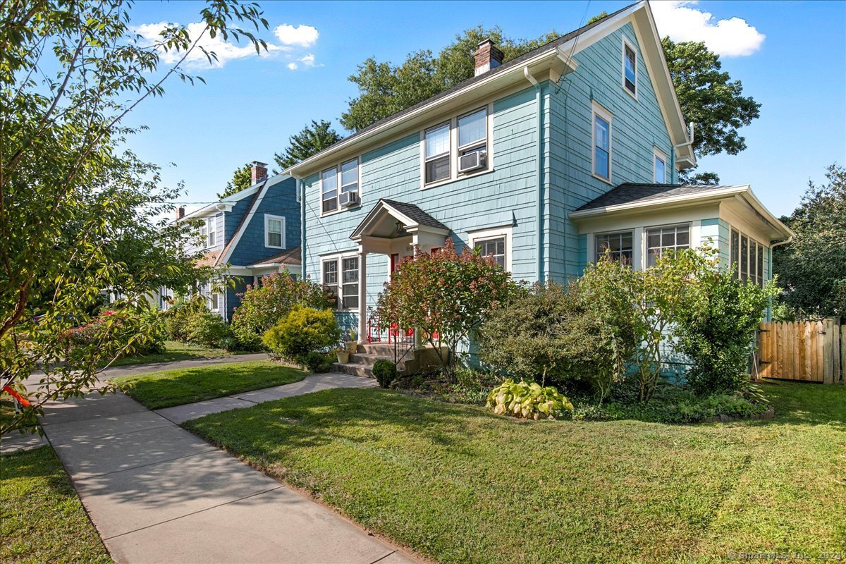 37 Harmon Street Hamden, CT 06517 - Photo 3 of 36