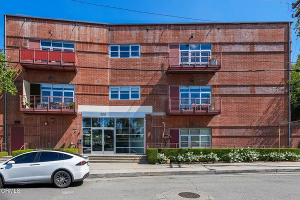 $898,000 | 1010 Sycamore Avenue, Unit 107, South Pasadena, CA 91030