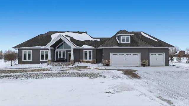 $759,900 | 7179 37th Street North, Moorhead, MN 56560