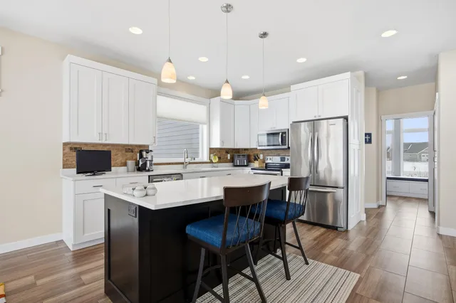 $759,900 | 7179 37th Street North, Moorhead, MN 56560