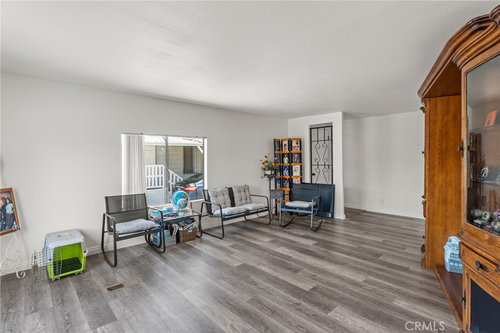 1155 South Riverside Street, Unit 136 Rialto, CA 92376 - Photo 7 of 33
