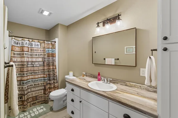 $439,900 | 2004 Bluestem Drive, Mankato, MN 56001