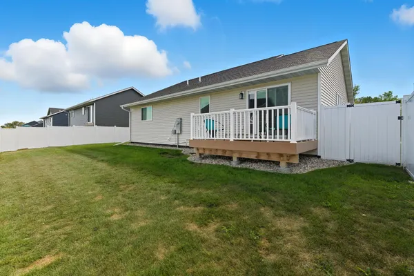 $439,900 | 2004 Bluestem Drive, Mankato, MN 56001