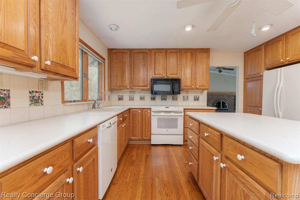 5412 Prairie View Brighton, MI 48116 - Photo 7 of 27
