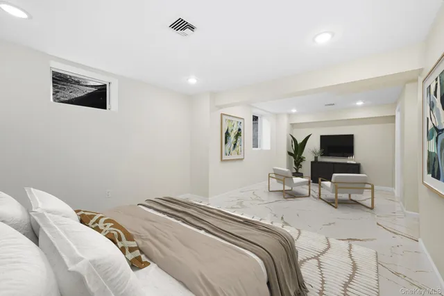 $649,900 | 30 Red Hawk Lane, Poughkeepsie, NY 12601