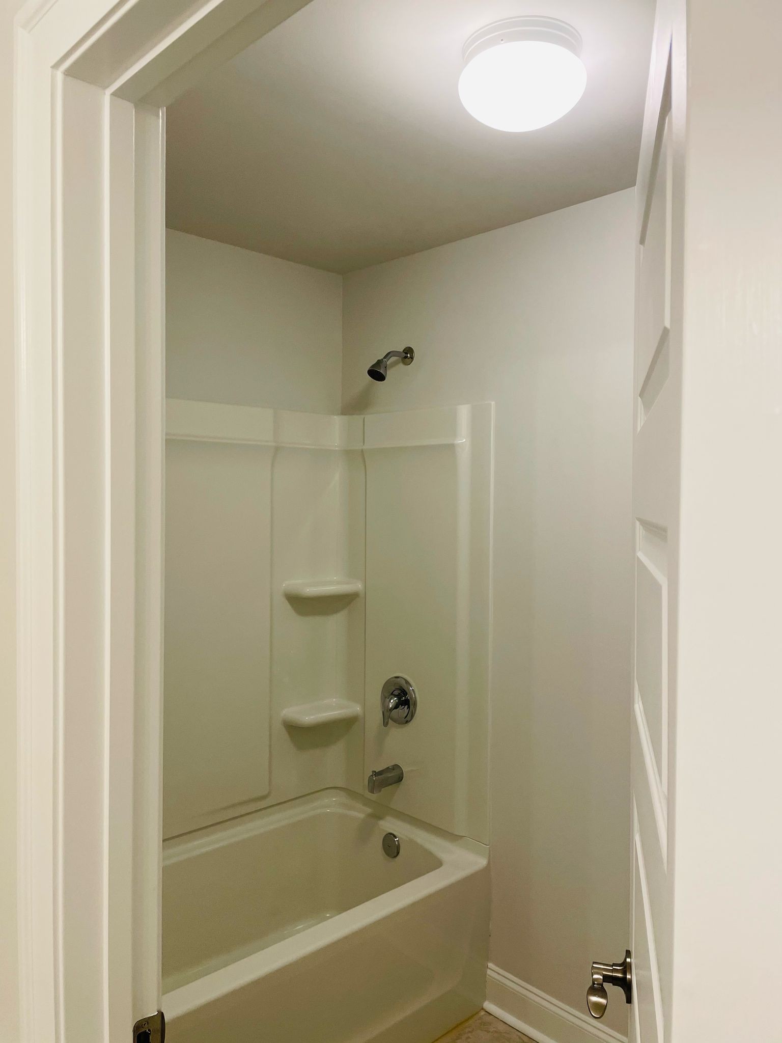1108 Carlisle Place Mount Juliet, TN 37122 - Photo 15 of 20 a bathroom with a bathtub
