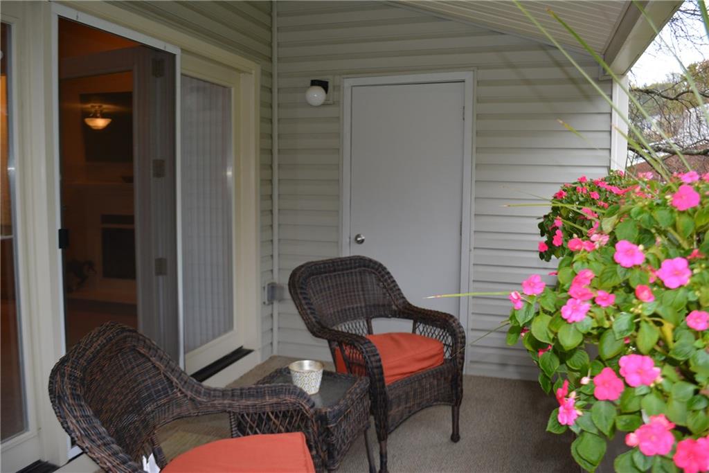 Front deck of unit.