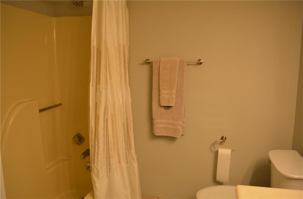 1204 Kenzie Road Pittsburgh, PA 15205 - Photo 12 of 14 Main Bath