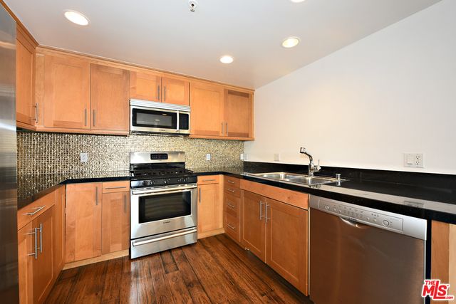$645,000 | 7100 Alvern Street, Unit 301, Los Angeles, CA 90045