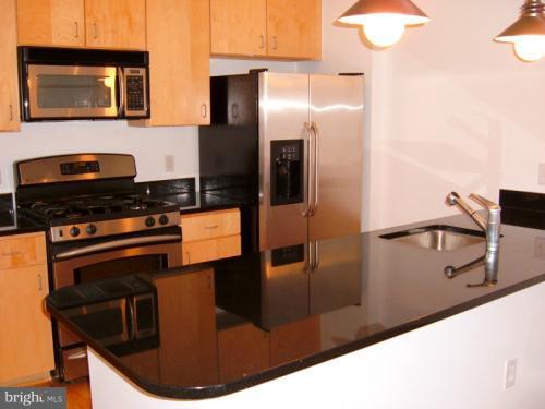 1001 L Street Northwest, Unit 804 Washington, DC 20001 - Photo 7 of 20 Kitchen