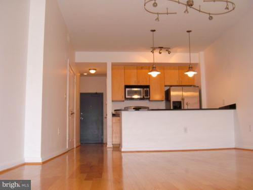 1001 L Street Northwest, Unit 804 Washington, DC 20001 - Photo 8 of 20 Living Room