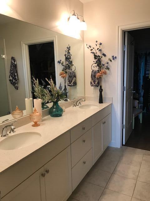 250 West Spring Street, Unit 914 Columbus, OH 43215 - Photo 7 of 19 owner's bath room