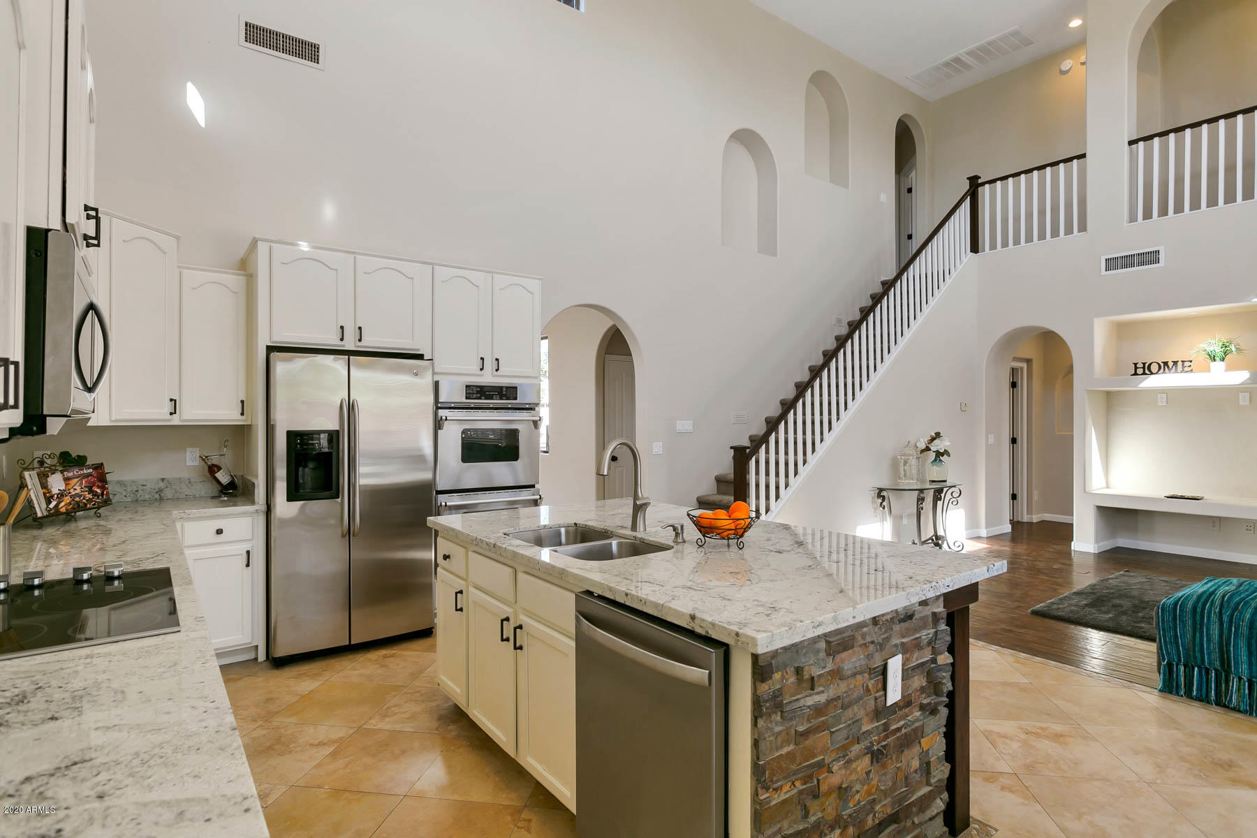 3005 West Sentinel Rock Road Phoenix, AZ 85086 - Photo 3 of 85 3005 W Sentinel Rock Rd - Interior-25