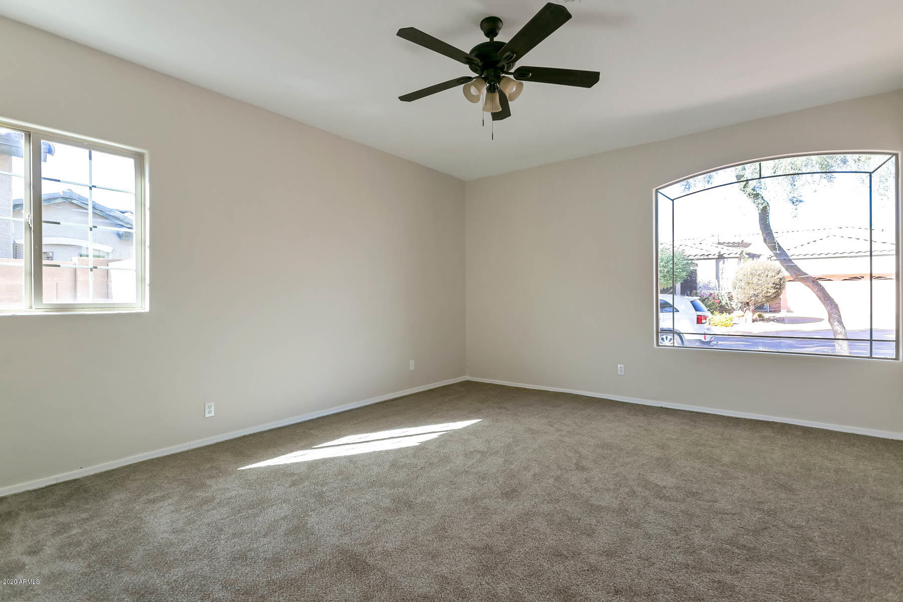 3005 West Sentinel Rock Road Phoenix, AZ 85086 - Photo 55 of 85 3005 W Sentinel Rock Rd - Interior-47