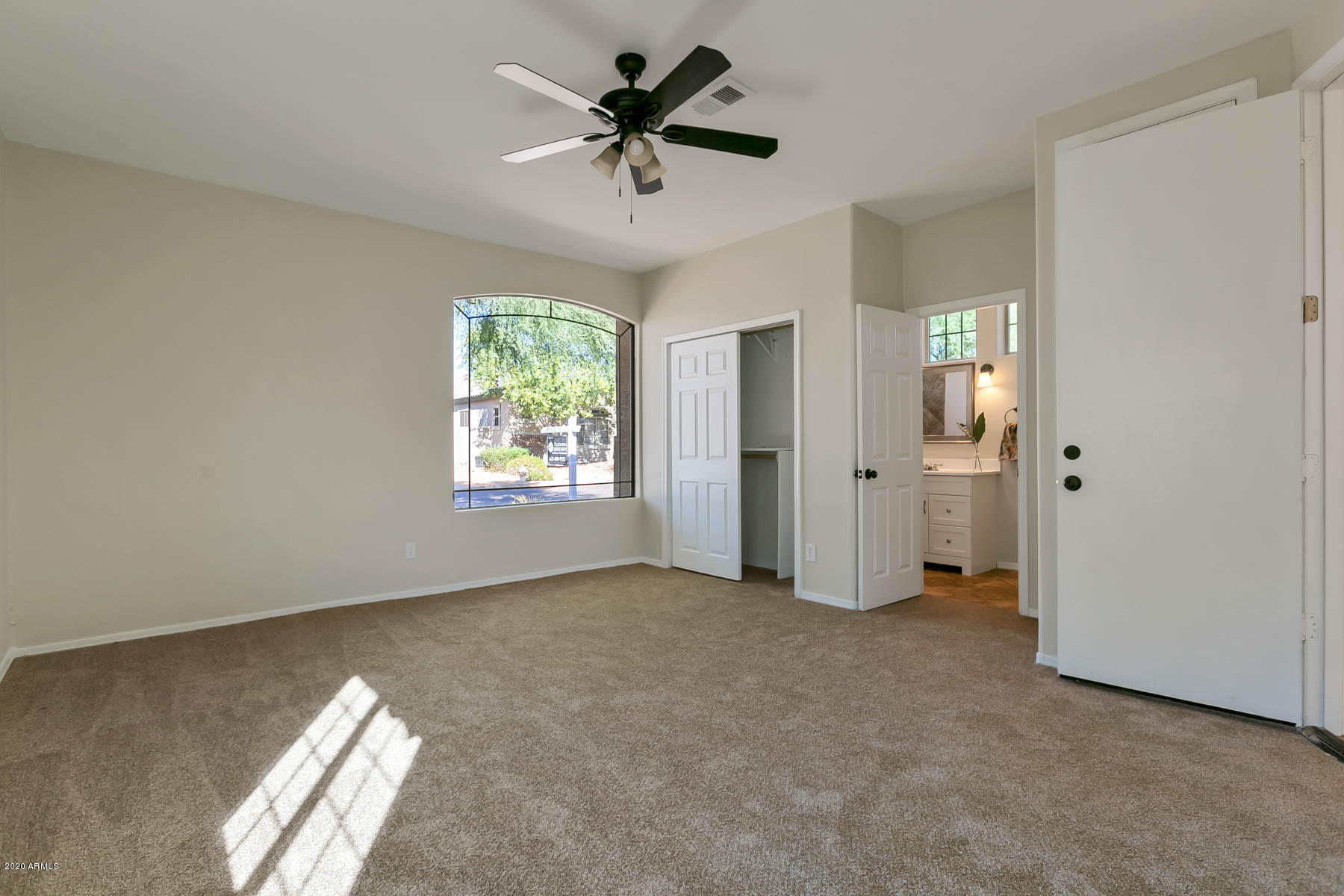 3005 West Sentinel Rock Road Phoenix, AZ 85086 - Photo 56 of 85 3005 W Sentinel Rock Rd - Interior-48