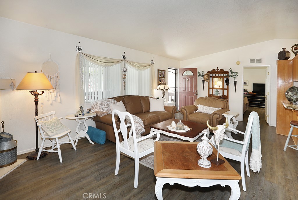 28 Rancho Road Tustin, CA 92780 - Photo 14 of 36