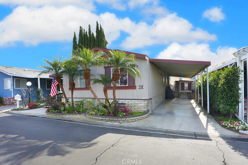 28 Rancho Road Tustin, CA 92780 - Photo 3 of 36