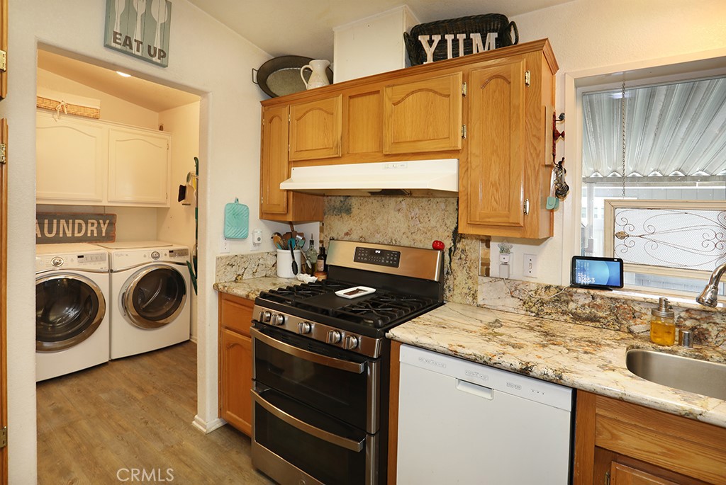 28 Rancho Road Tustin, CA 92780 - Photo 7 of 36