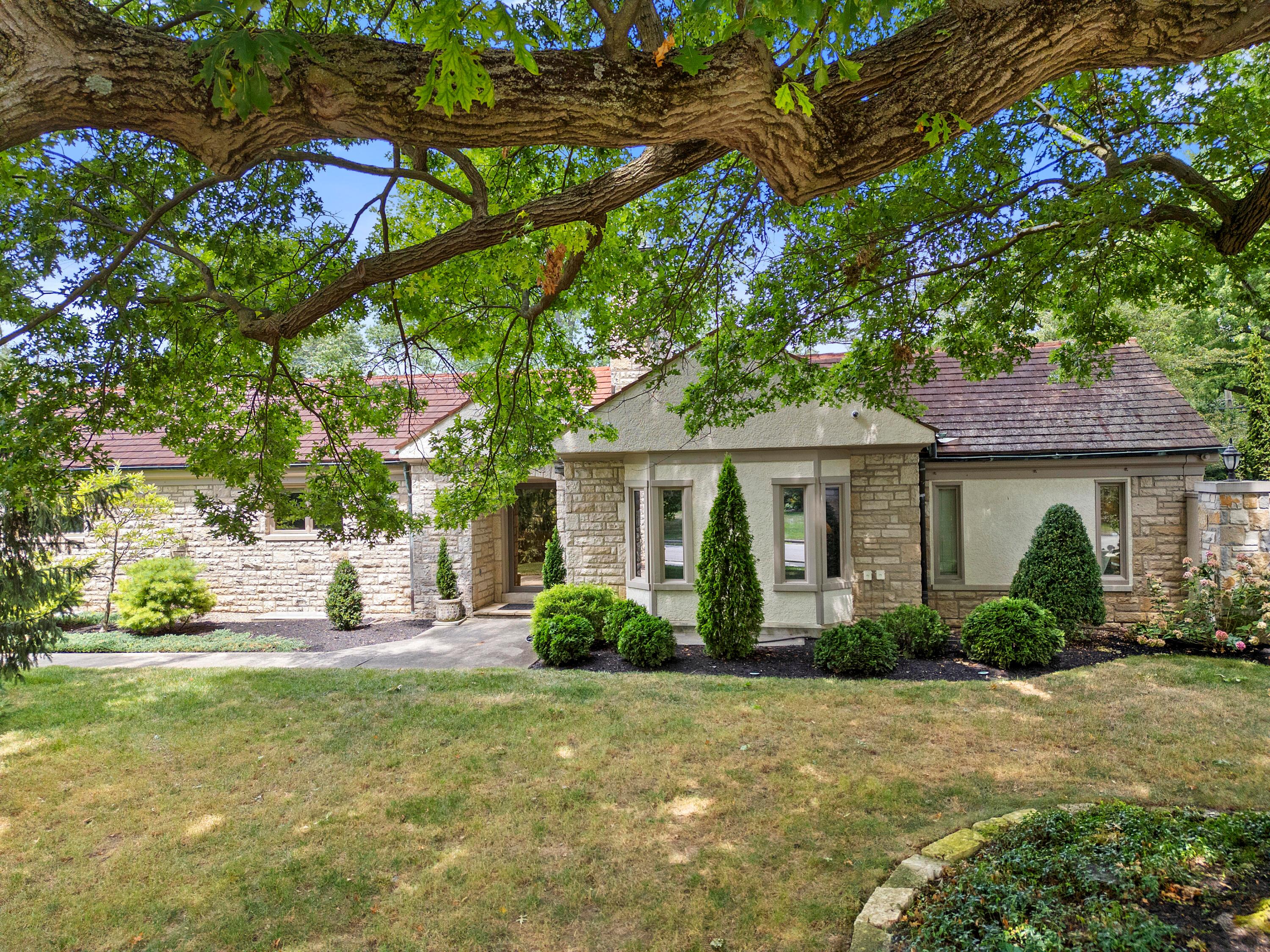 2630 Canterbury Road Columbus, OH 43221 - Photo 1 of 1 2630 Canterbury Road