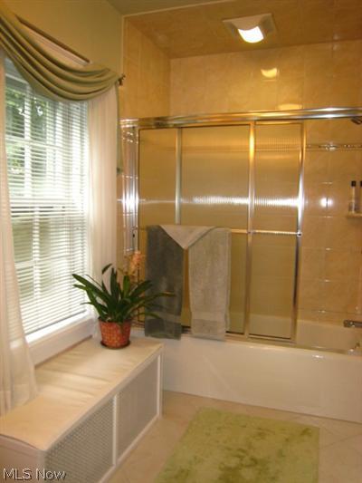 3107 Huntington Road Cleveland, OH 44120 - Photo 14 of 25 Another view of the master bathroom.