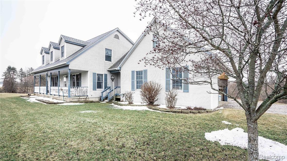 3301 Byron Road Howell, MI 48855 - Photo 3 of 61 002_50.jpg