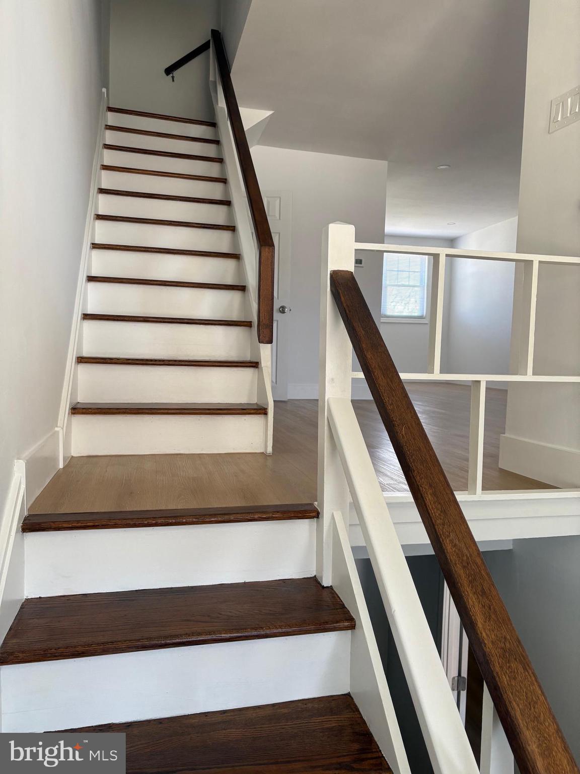 12157 Aster Road Philadelphia, PA 19154 - Photo 4 of 6 a view of entryway