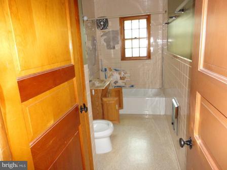 3344 Mission Road Harpers Ferry, WV 25425 - Photo 7 of 18 Bath